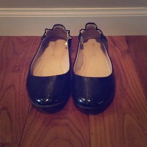 Size 6.5 Glossy black ballet flat